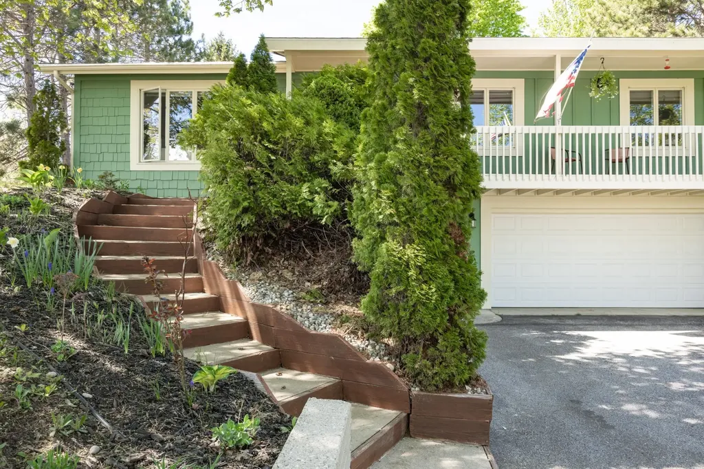 6066 S West Bay Shore Drive Bingham Township MI 49684