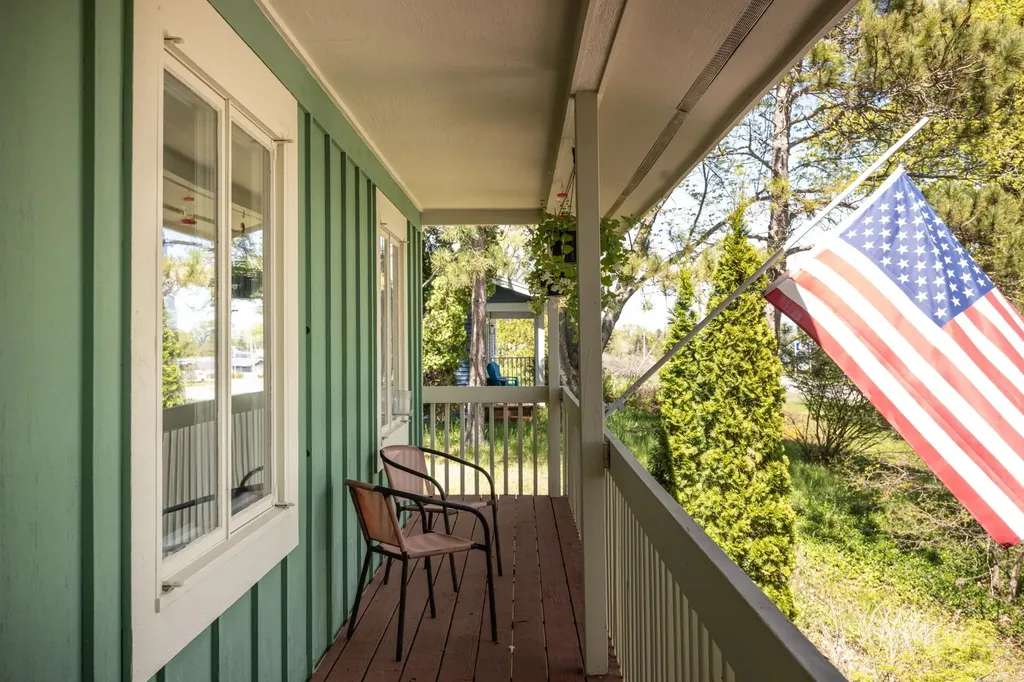 6066 S West Bay Shore Drive Bingham Township MI 49684