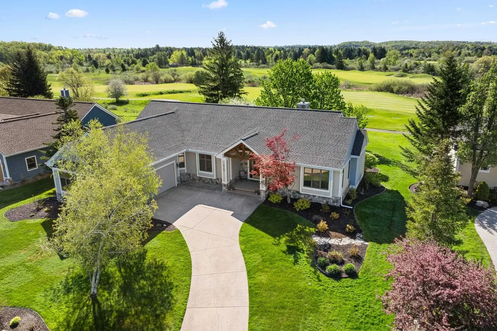 5148 Arrowhead Circle Acme Township MI 49690