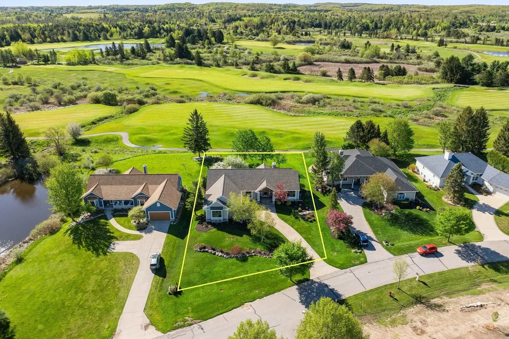 5148 Arrowhead Circle Acme Township MI 49690