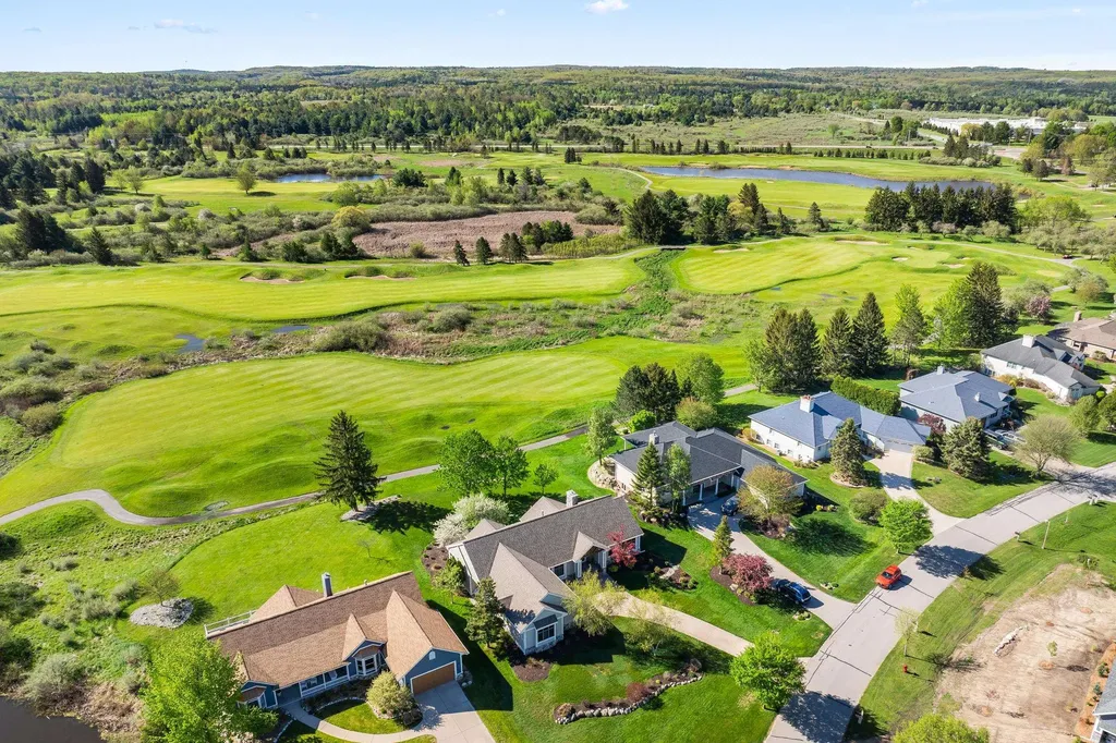 5148 Arrowhead Circle Acme Township MI 49690