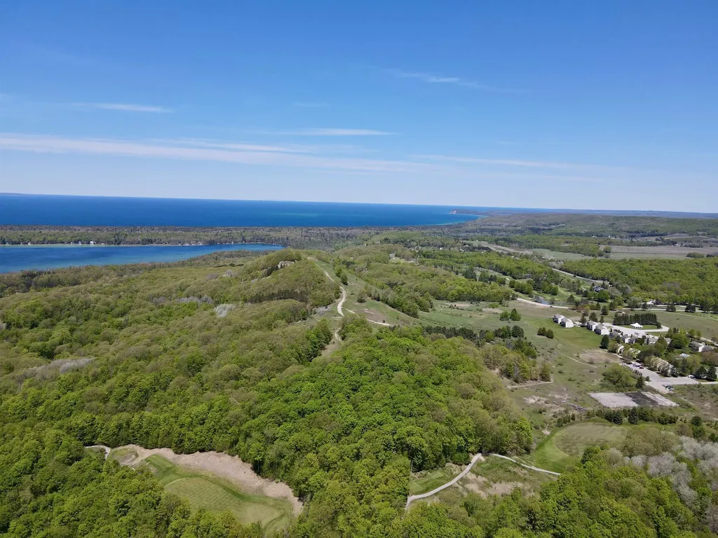 1801 E Old Mountain Road Cleveland Township MI 49621