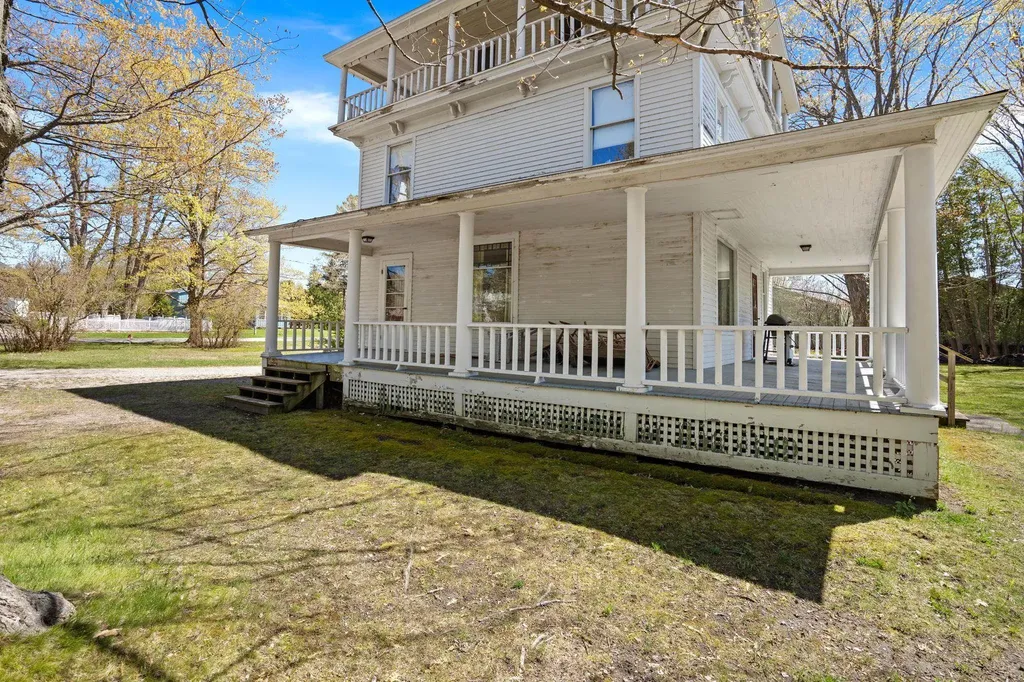 204 S Chandler Street Leland Township MI 49654