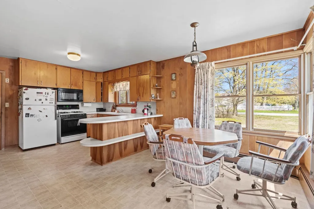 204 S Chandler Street Leland Township MI 49654