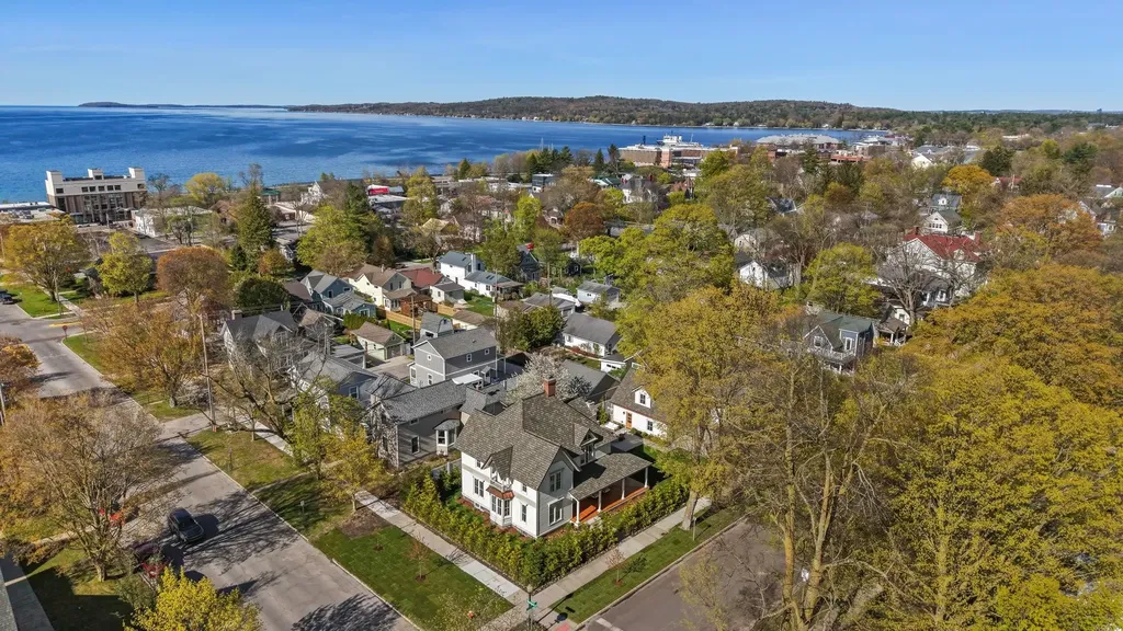 401 Washington Street Traverse City City MI 49684
