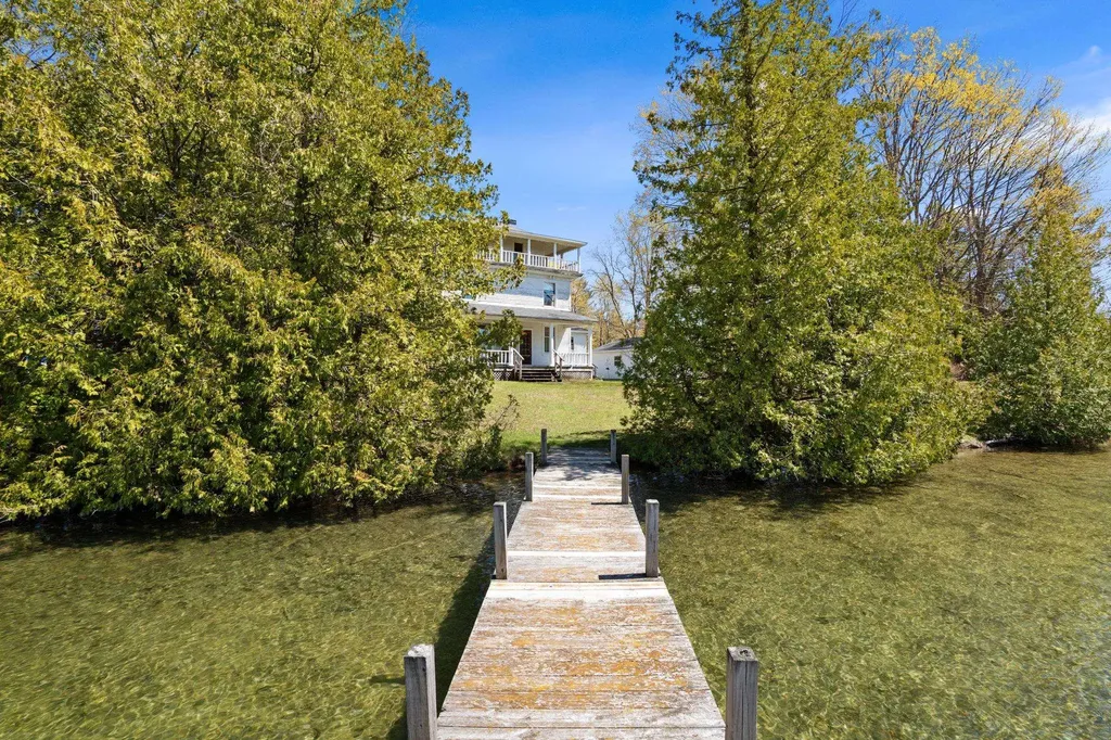 204 S Chandler Street Leland Township MI 49654
