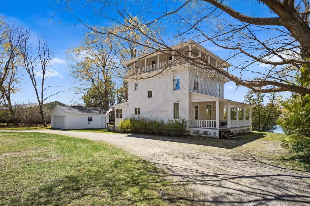 204 S Chandler Street Leland Township MI 49654