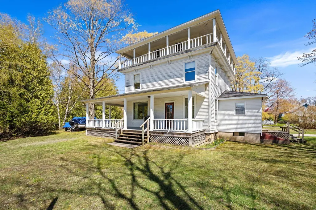 204 S Chandler Street Leland Township MI 49654
