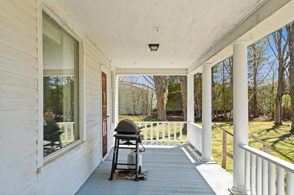 204 S Chandler Street Leland Township MI 49654