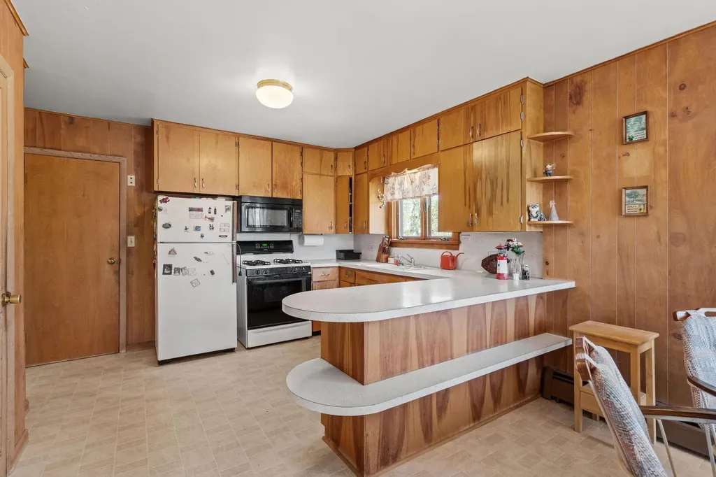 204 S Chandler Street Leland Township MI 49654