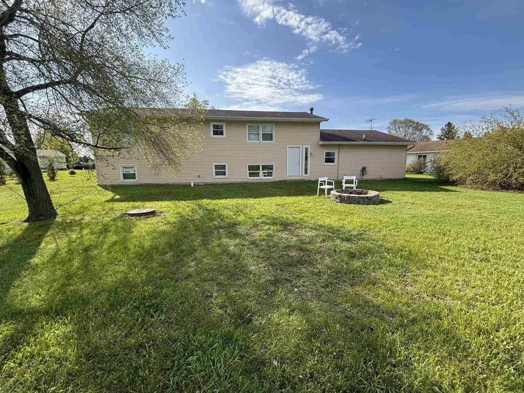284 Astro Drive Blair Township MI 49685