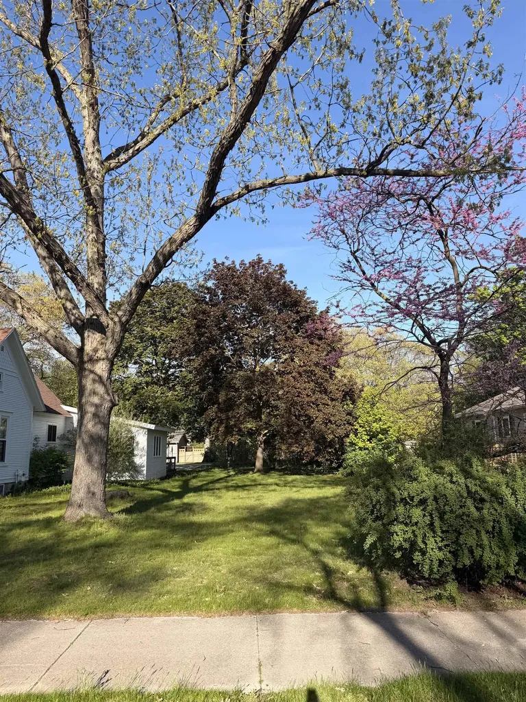 615 Grant Street Traverse City City MI 49686