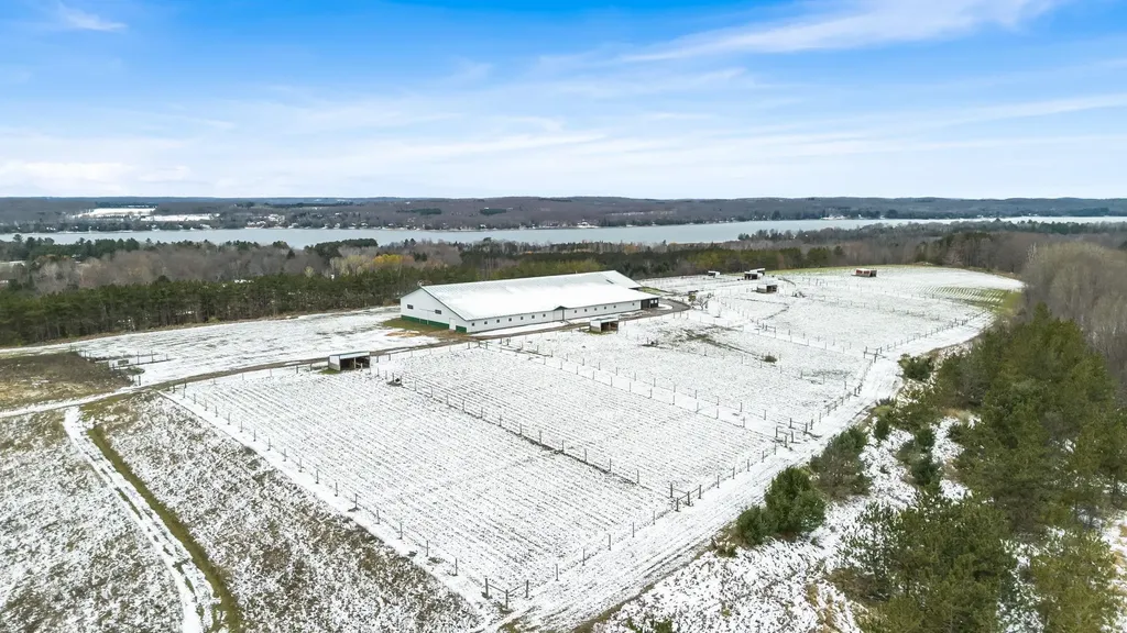 130 S Peninsula South Arm Township MI 49727