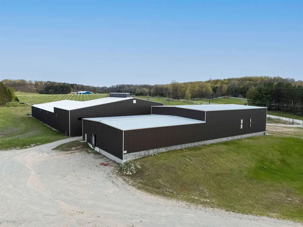5720 Bates Road Acme Township MI 49690