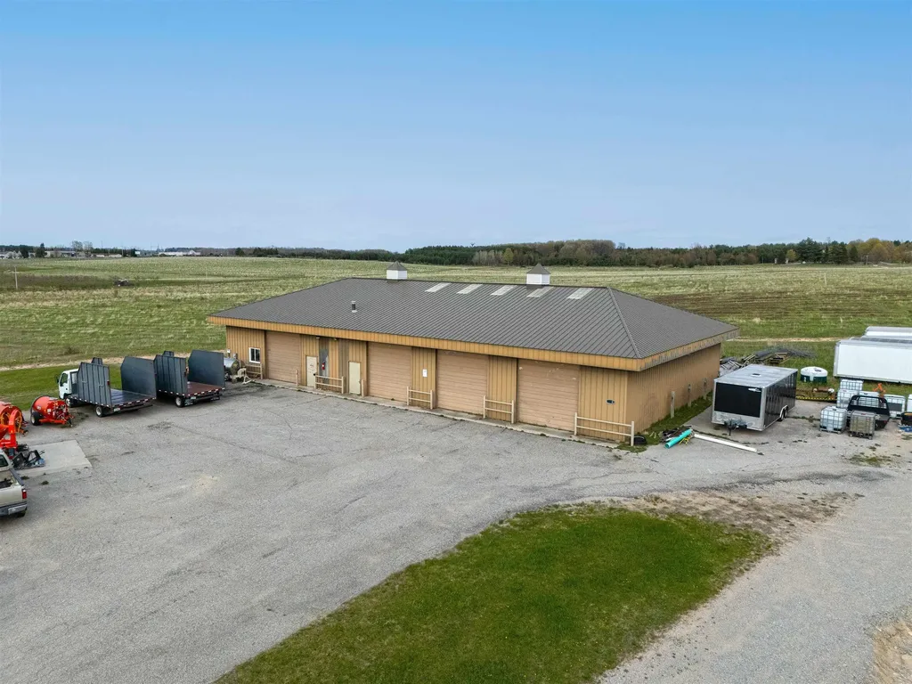 5720 Bates Road Acme Township MI 49690