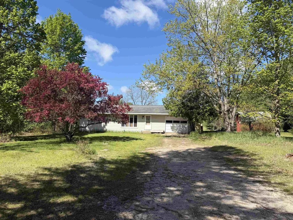 6296 Reynolds Road Almira Township MI 49650