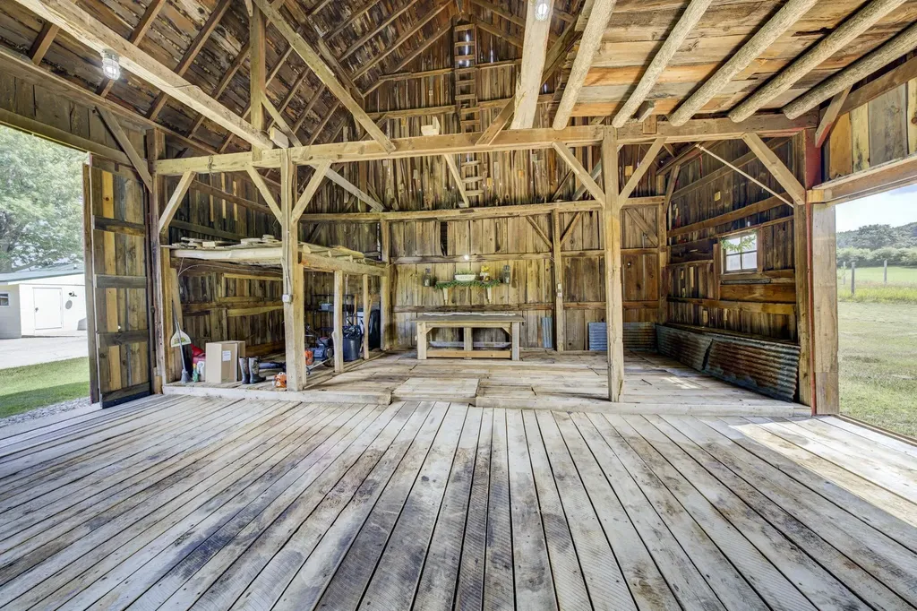 4135 Schoolcraft Kearney Township MI 49615