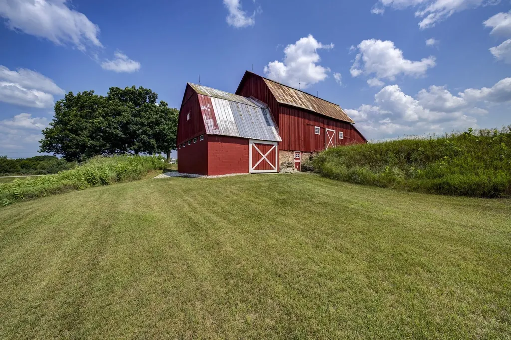 4135 Schoolcraft Kearney Township MI 49615