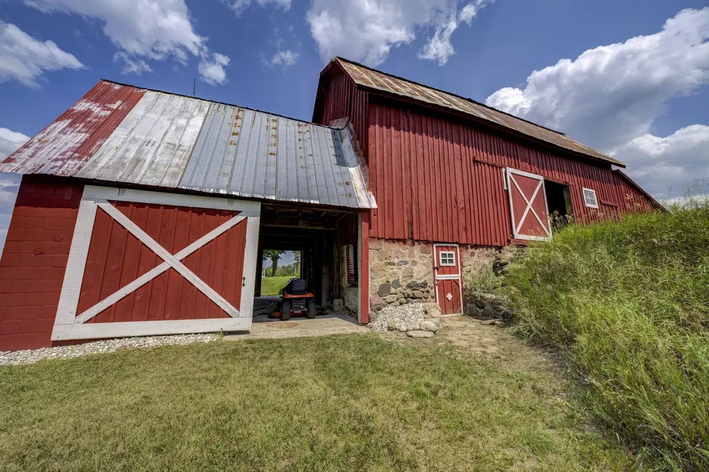 4135 Schoolcraft Kearney Township MI 49615
