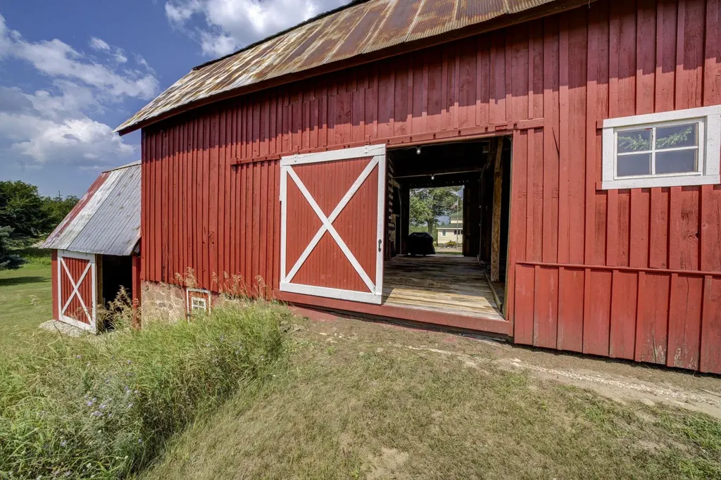 4135 Schoolcraft Kearney Township MI 49615