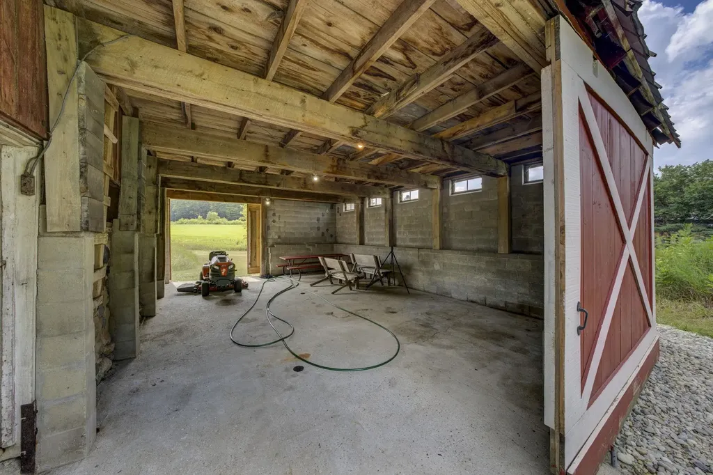 4135 Schoolcraft Kearney Township MI 49615