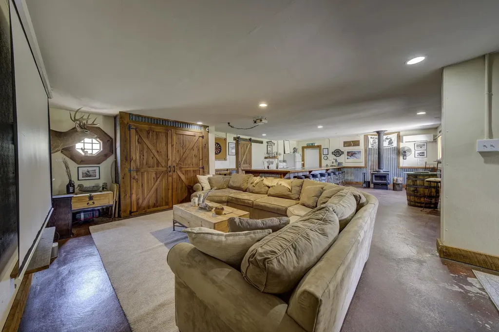 4135 Schoolcraft Kearney Township MI 49615