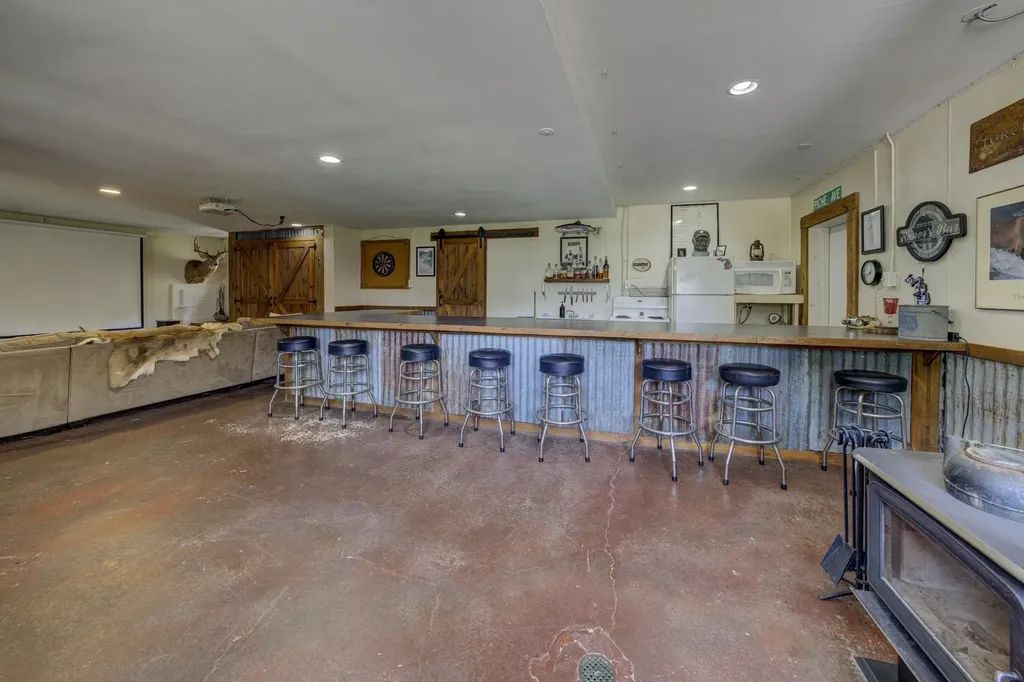4135 Schoolcraft Kearney Township MI 49615