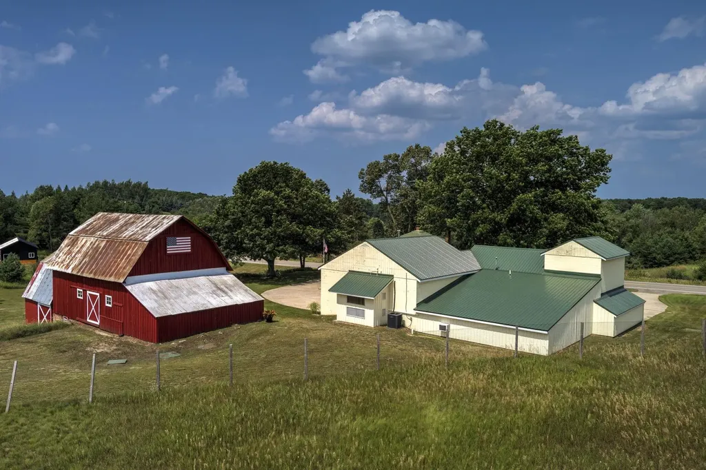 4135 Schoolcraft Kearney Township MI 49615