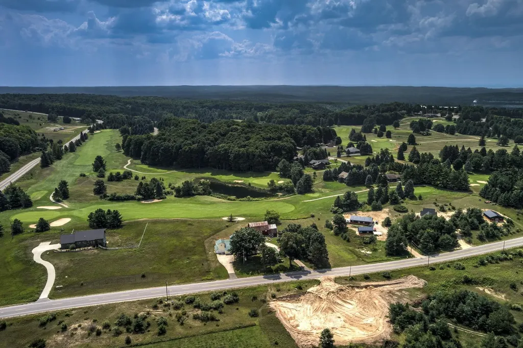 4135 Schoolcraft Kearney Township MI 49615