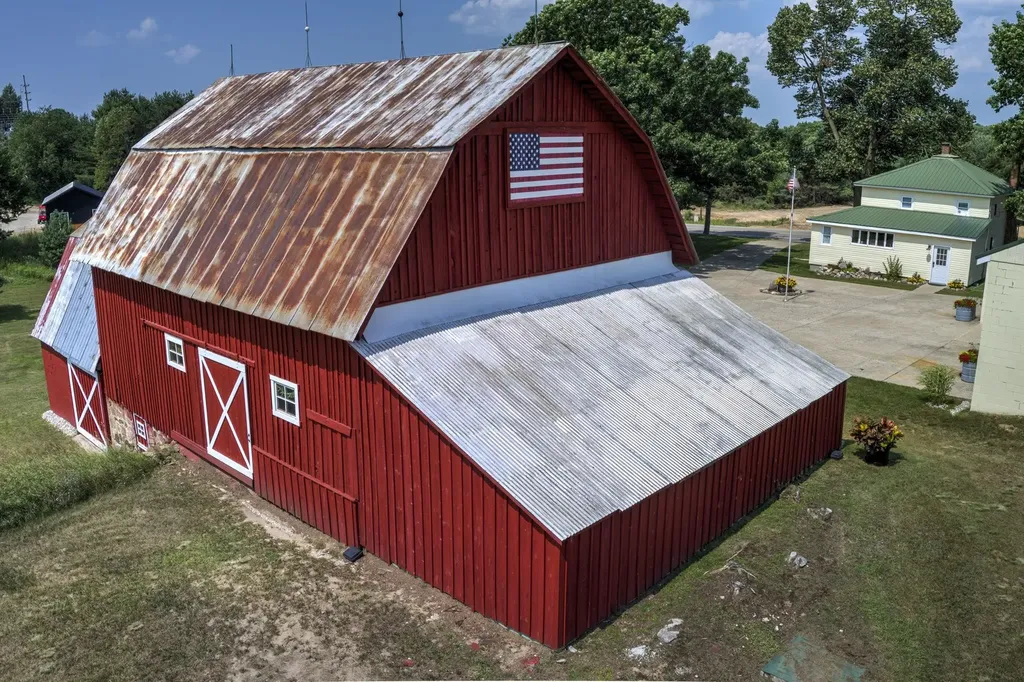 4135 Schoolcraft Kearney Township MI 49615