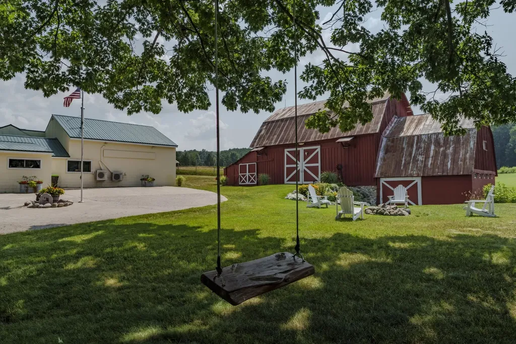 4135 Schoolcraft Kearney Township MI 49615