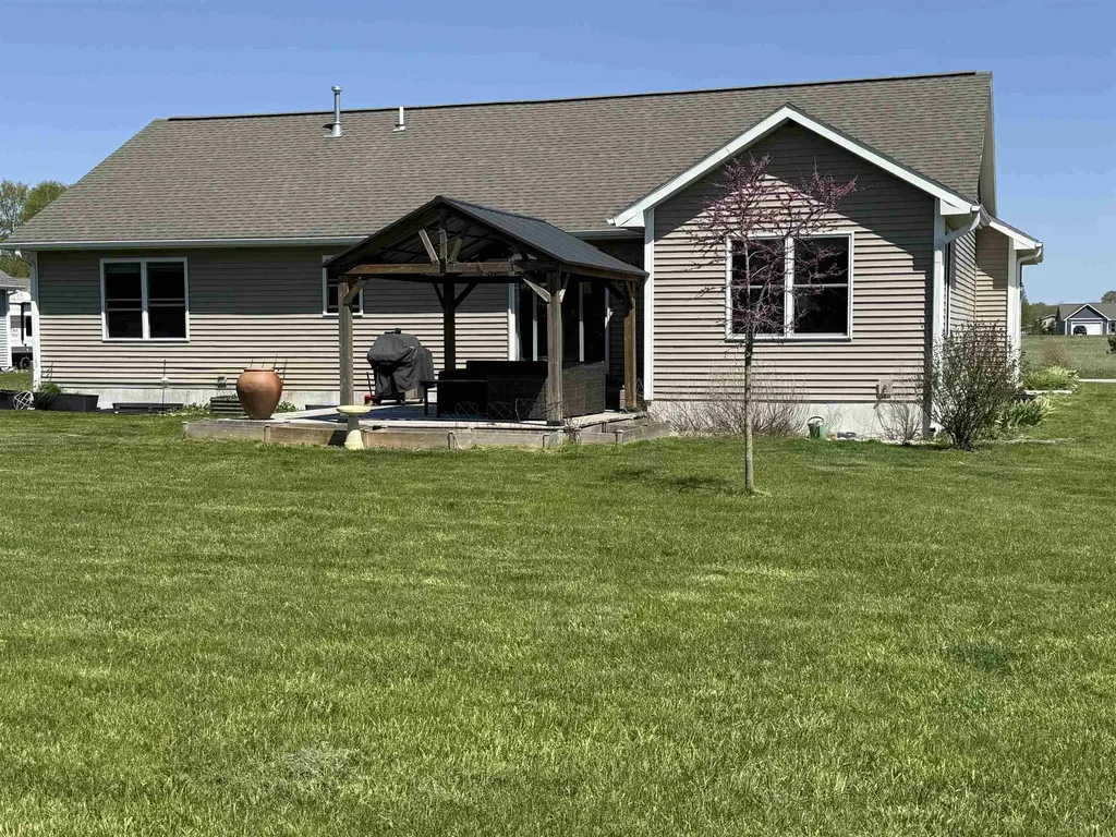 1364 Saffron Circle East Bay Township MI 49696