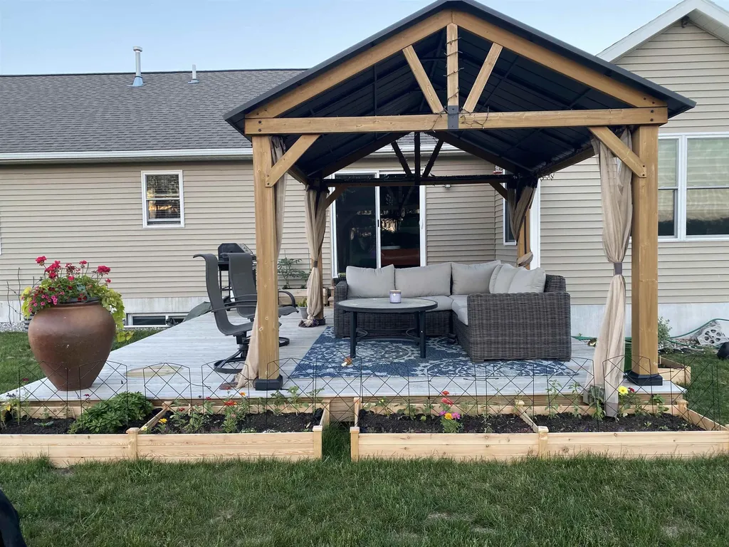 1364 Saffron Circle East Bay Township MI 49696