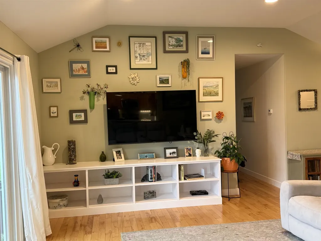 1364 Saffron Circle East Bay Township MI 49696