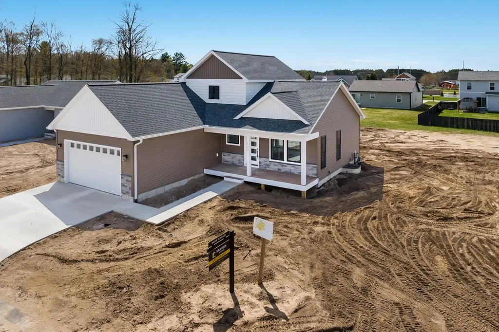 2102 Cottonwood Avenue Blair Township MI 49637