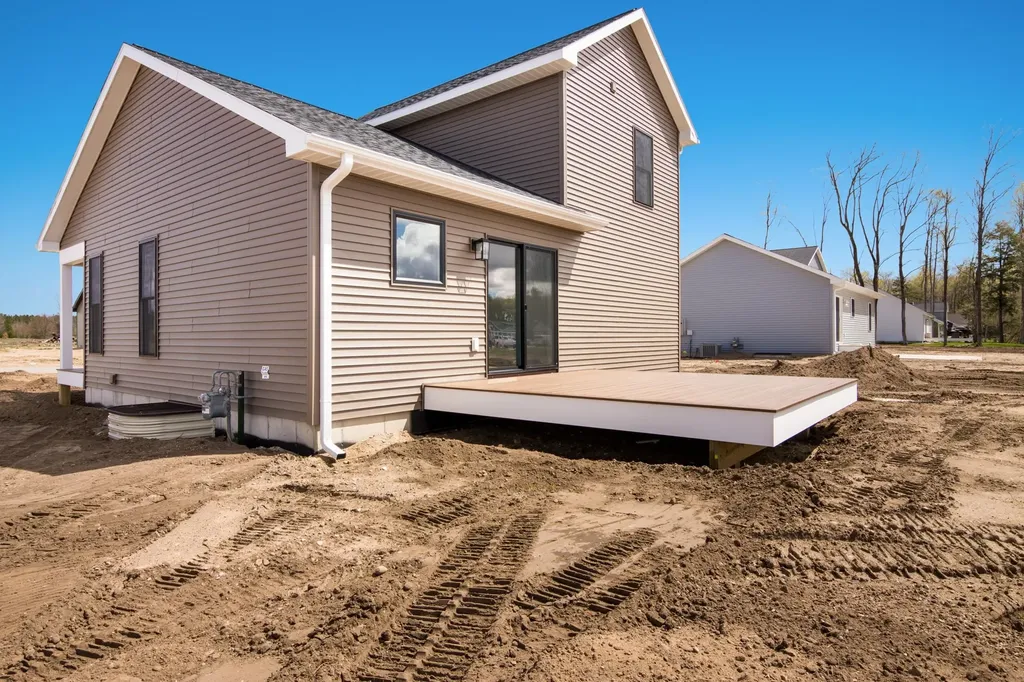 2102 Cottonwood Avenue Blair Township MI 49637
