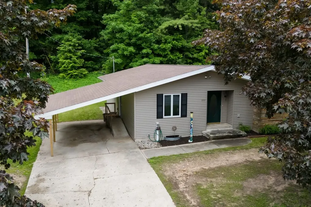 1551 N Macksey Road Suttons Bay Township MI 49682