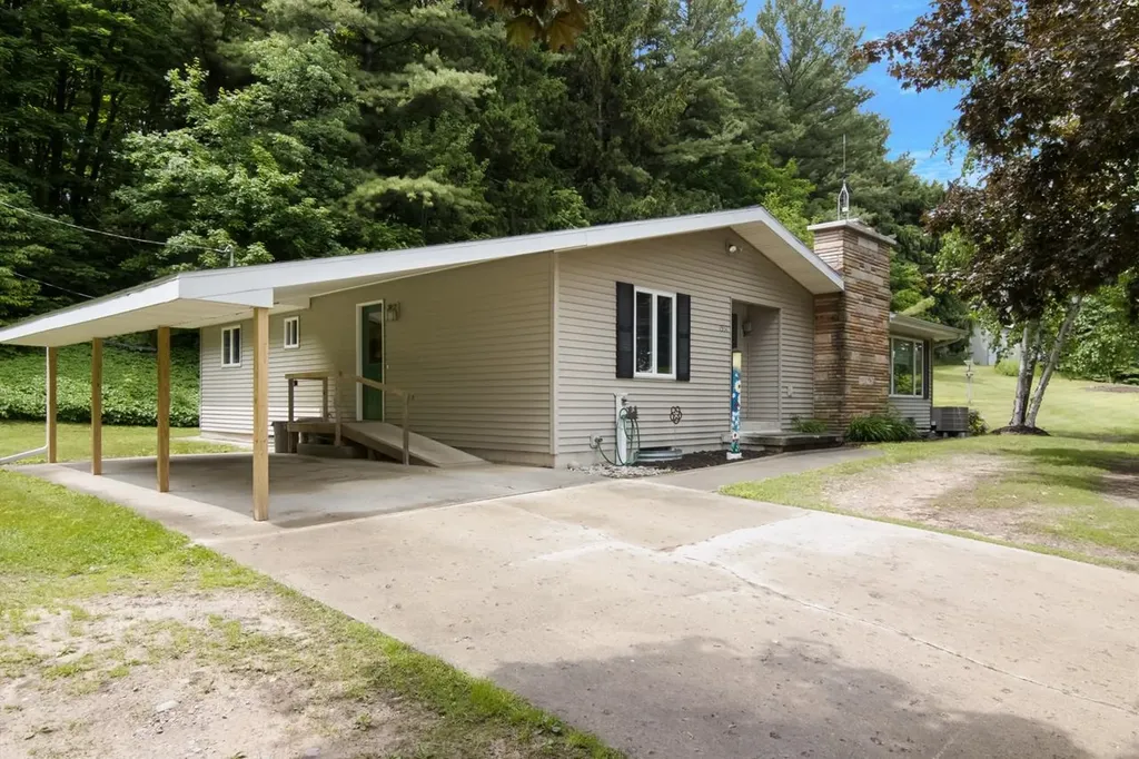 1551 N Macksey Road Suttons Bay Township MI 49682