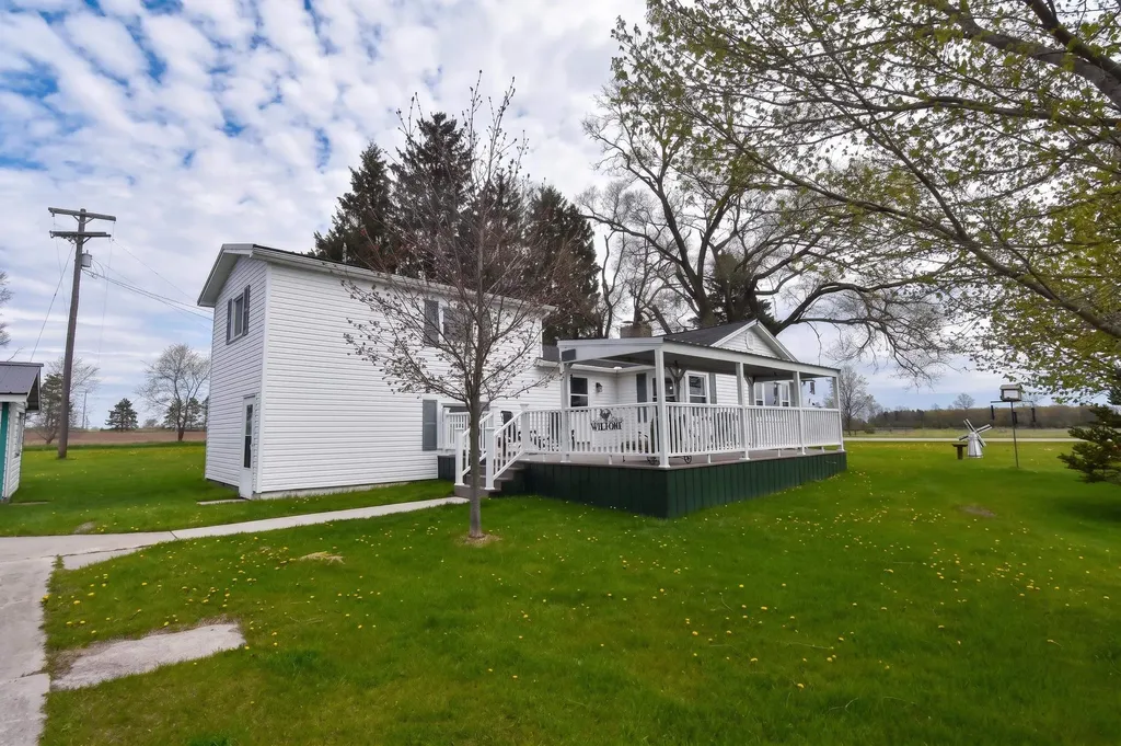 11663 N 11 Road Wexford Township MI 49620