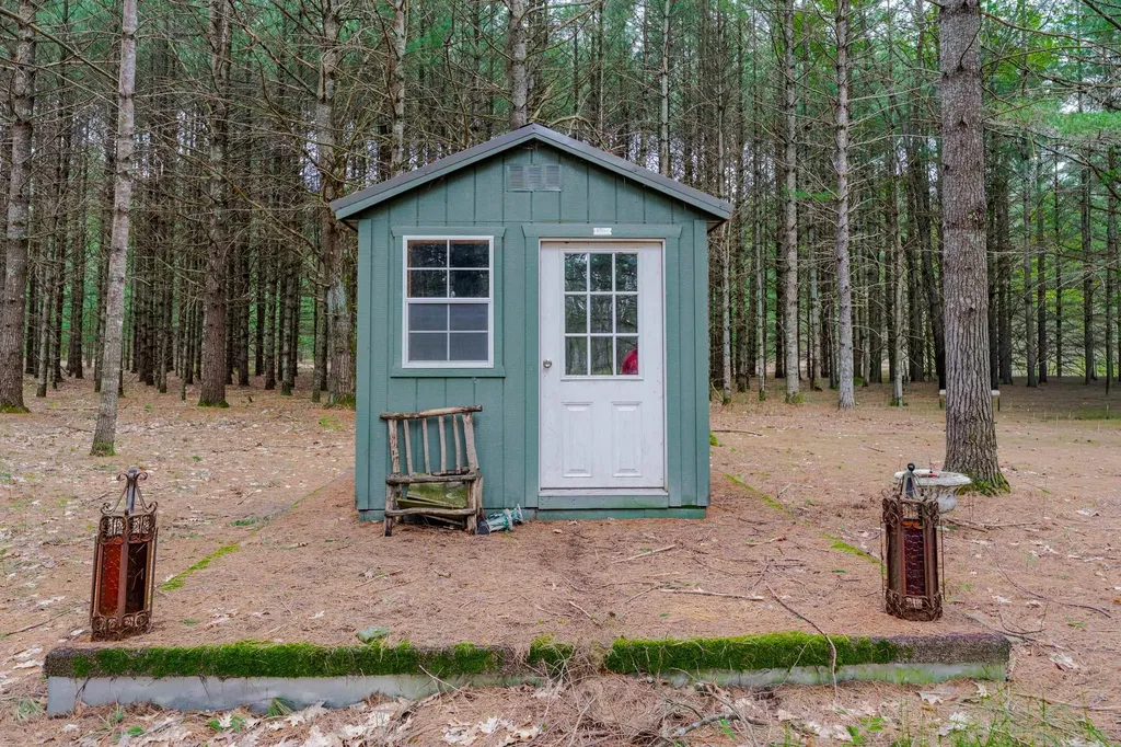 1465 Betsie River Road Green Lake Township MI 49643