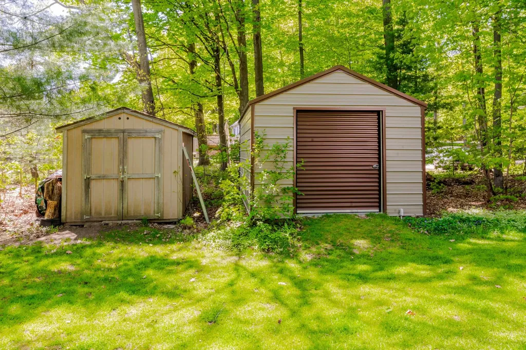 9219 Blackburn Drive Long Lake Township MI 49685