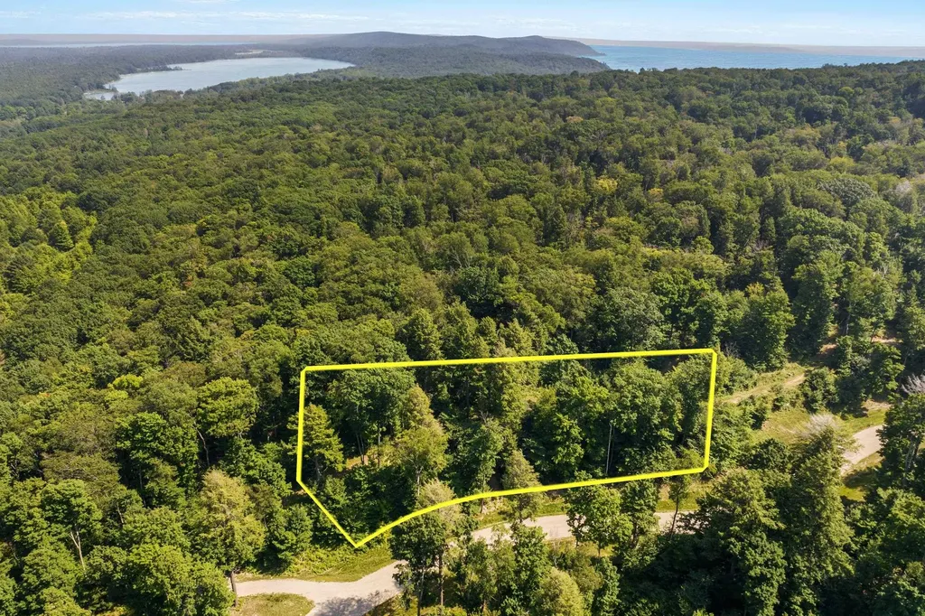 000 Park Ridge Lake Township MI 49635