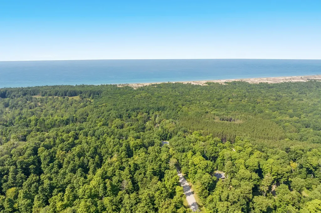 000 Park Ridge Lake Township MI 49635