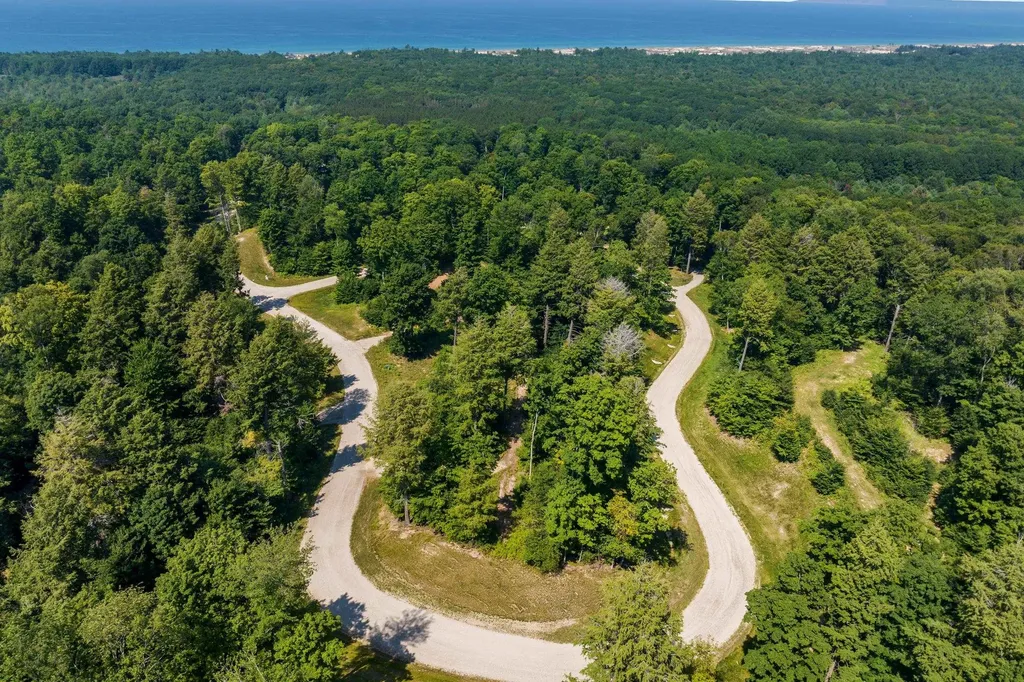 000 Park Ridge Lake Township MI 49635