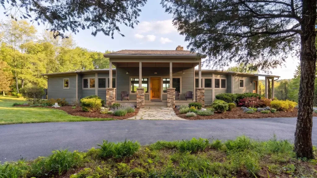 2525 Burdickville Road Kasson Township MI 49664
