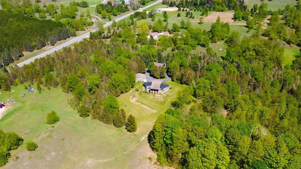 2525 Burdickville Road Kasson Township MI 49664