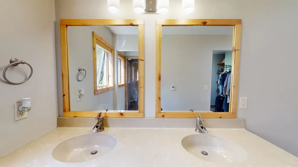 2525 Burdickville Road Kasson Township MI 49664