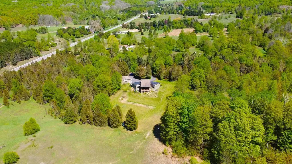 2525 Burdickville Road Kasson Township MI 49664