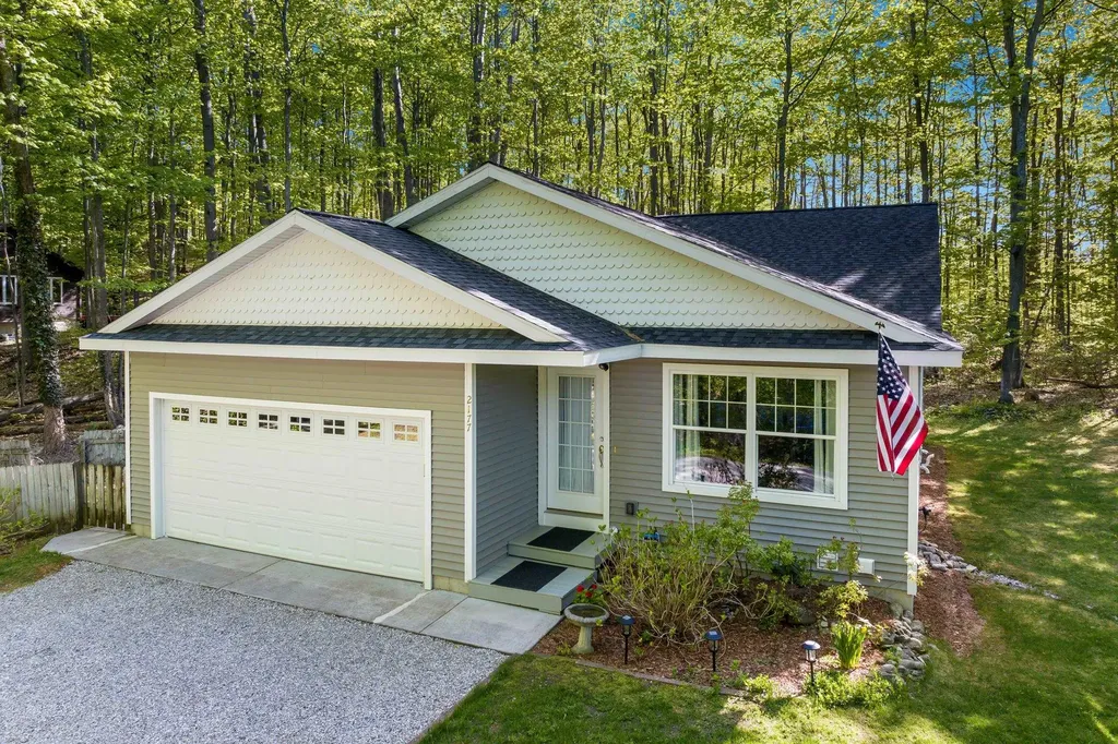 2177 N Jacobson Road Suttons Bay Township MI 49682