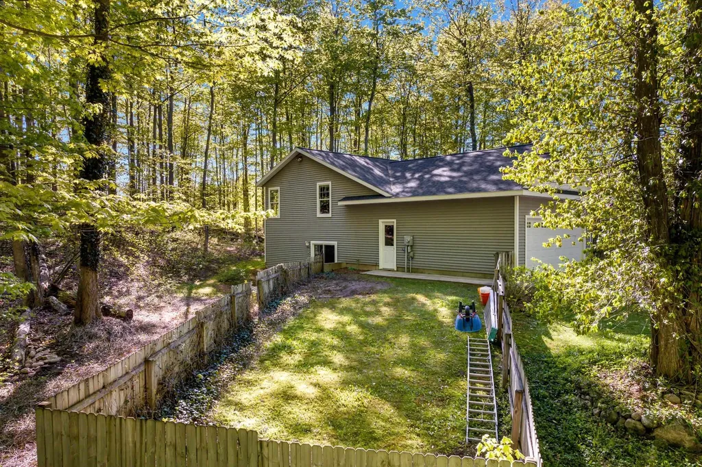 2177 N Jacobson Road Suttons Bay Township MI 49682